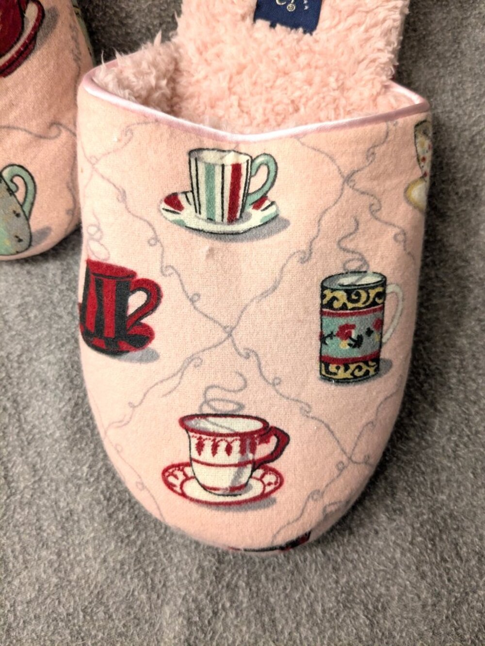 New! Tea Cup Themed Slippers 7 1/2-8 1/2 - Picture 4 of 4